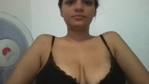 Snapshot of alisson_2508 chatting on June 23, 11:41 am alison online show from June 23, 11:41 am