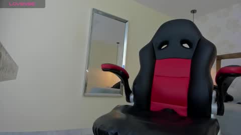 Snapshot of alisson_barker chatting on October 24, 12:12 pm ALISSON online show from October 24, 12:12 pm