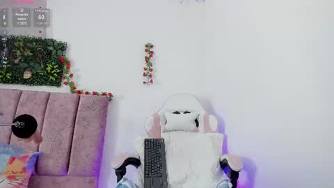 Snapshot of alisson_boobs_ chatting on June 13, 11:35 pm Alisson online show from June 13, 11:35 pm