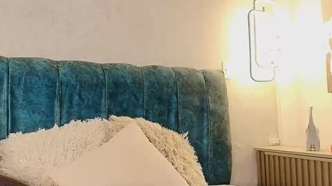 Snapshot of alisson_fox69 chatting on October 23, 2:33 am alisson_fox69 online show from October 23, 2:33 am