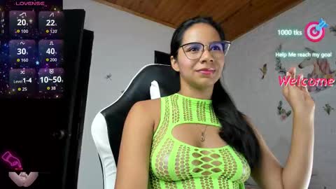 Snapshot of alisson_hoffman05 chatting on November 27, 10:23 pm Alisson hoffman05 online show from November 27, 10:23 pm