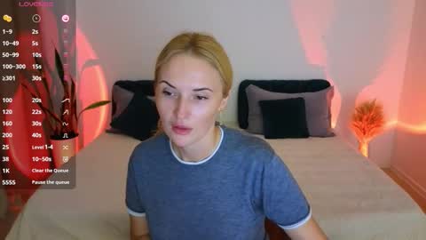 alisssarose online show from October 4, 3:54 pm