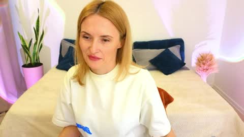 alisssarose online show from March 28, 8:52 pm