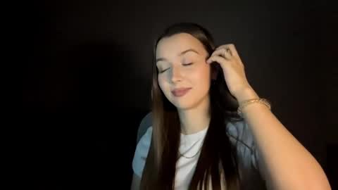 Annie online show from November 28, 12:30 pm