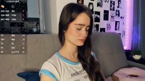 Alivia online show from December 15, 10:08 am