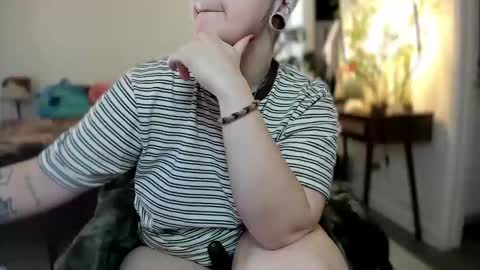 alix_valentine online show from October 25, 9:42 pm