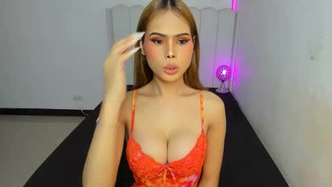 Snapshot of aliyah_bucks chatting on March 27, 9:47 pm hello your lovely ALIYAH online show from March 27, 9:47 pm