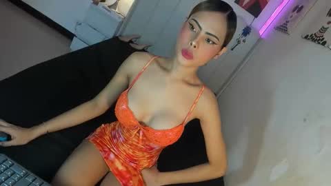 Snapshot of aliyah_bucks chatting on June 8, 10:43 pm hello your lovely ALIYAH online show from June 8, 10:43 pm