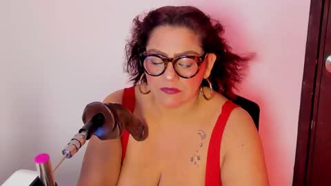 Snapshot of aliyahsstone chatting on September 27, 3:33 am Aliyahs stone online show from September 27, 3:33 am