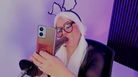 Snapshot of aliyahsstone chatting on November 14, 2:38 pm Aliyahs stone online show from November 14, 2:38 pm