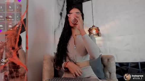 Snapshot of alizza_ chatting on October 15, 11:43 am alizza_ online show from October 15, 11:43 am