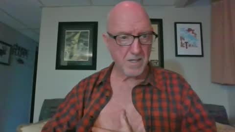 Snapshot of all4pleasures chatting on May 21, 11:34 pm all4pleasures online show from May 21, 11:34 pm