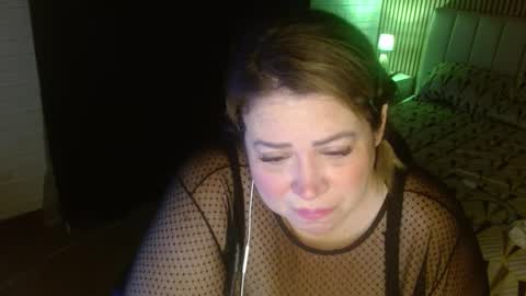 Snapshot of allegra_ferragamo chatting on February 5, 12:53 am Ale online show from February 5, 12:53 am