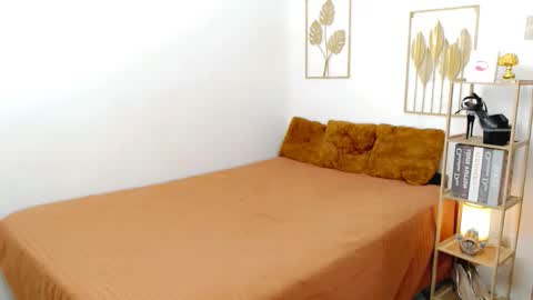 Your Lovely Allena online show from November 17, 4:40 am