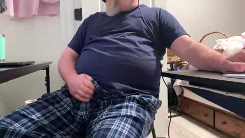 Allergictolove online show from February 26, 3:22 pm