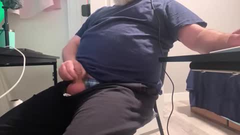 Allergictolove online show from April 16, 1:28 am