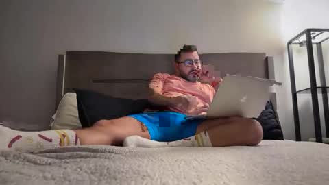 Snapshot of allessandro699 chatting on October 8, 10:51 pm Allessandro online show from October 8, 10:51 pm