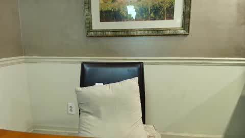 Snapshot of allgood4u chatting on October 8, 8:50 pm wishlist on bio online show from October 8, 8:50 pm