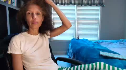 Snapshot of allgood4u chatting on November 1, 9:06 pm wishlist on bio online show from November 1, 9:06 pm