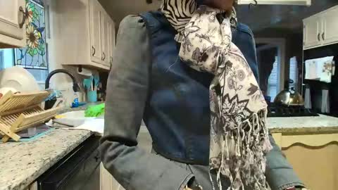 Snapshot of allgood4u chatting on February 14, 9:11 pm wishlist on bio online show from February 14, 9:11 pm