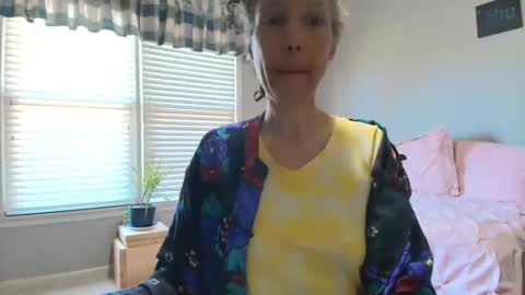 Snapshot of allgood4u chatting on March 13, 3:51 pm wishlist on bio online show from March 13, 3:51 pm