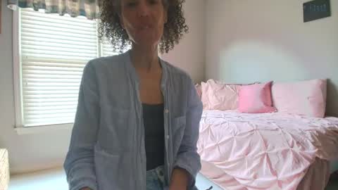 Snapshot of allgood4u chatting on March 15, 8:26 pm wishlist on bio online show from March 15, 8:26 pm