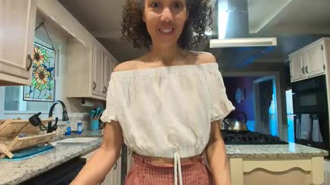 Snapshot of allgood4u chatting on April 11, 3:38 pm wishlist on bio online show from April 11, 3:38 pm