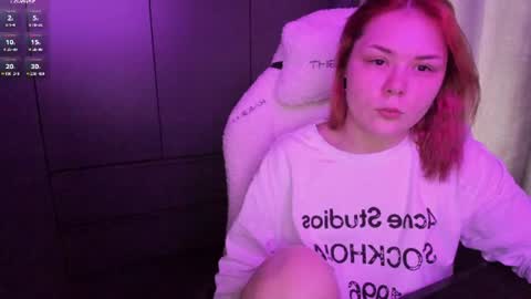 Snapshot of alli_zi chatting on June 16, 12:35 am Blair online show from June 16, 12:35 am