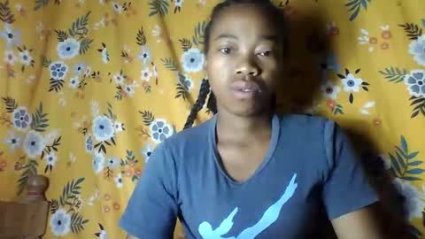 Snapshot of alliciax632770q chatting on January 10, 2:13 am alliciax632770q online show from January 10, 2:13 am