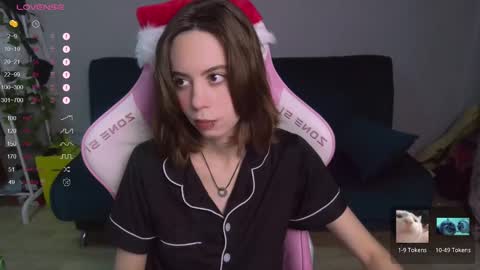 Snapshot of allie_hazie chatting on December 12, 11:36 pm alice online show from December 12, 11:36 pm