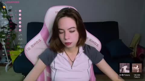 Snapshot of allie_hazie chatting on January 13, 11:06 pm alice online show from January 13, 11:06 pm