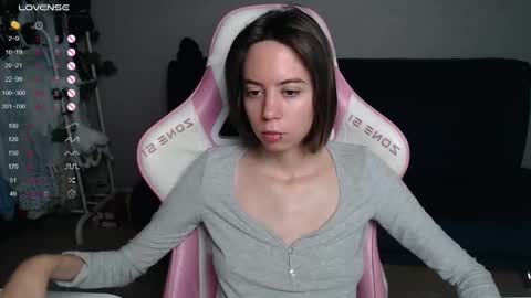 Snapshot of allie_hazie chatting on October 3, 8:28 pm alice online show from October 3, 8:28 pm