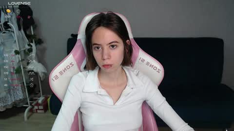 Snapshot of allie_hazie chatting on October 18, 12:57 am alice online show from October 18, 12:57 am