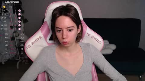 Snapshot of allie_hazie chatting on October 24, 1:35 am alice online show from October 24, 1:35 am