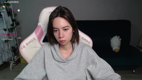 Snapshot of allie_hazie chatting on December 4, 11:35 pm alice online show from December 4, 11:35 pm