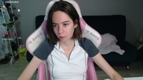 Snapshot of allie_hazie chatting on December 15, 9:52 pm alice online show from December 15, 9:52 pm