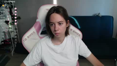 Snapshot of allie_hazie chatting on June 12, 11:25 pm alice online show from June 12, 11:25 pm