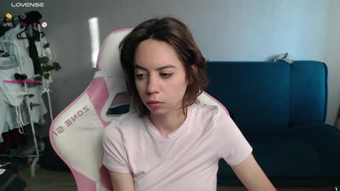 Snapshot of allie_hazie chatting on June 14, 11:51 pm alice online show from June 14, 11:51 pm