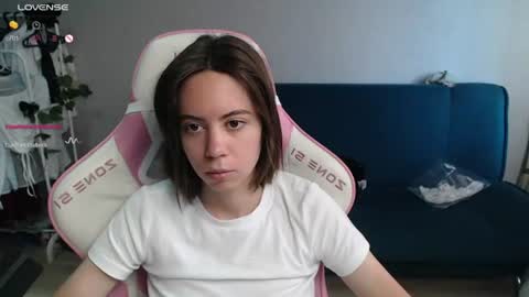 Snapshot of allie_hazie chatting on June 18, 12:55 am alice online show from June 18, 12:55 am