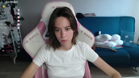 Snapshot of allie_hazie chatting on August 2, 1:37 am alice online show from August 2, 1:37 am