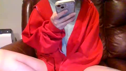 Snapshot of alliebearx chatting on February 25, 4:49 pm alliebearx online show from February 25, 4:49 pm