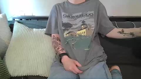 alliebearx online show from April 21, 9:06 pm