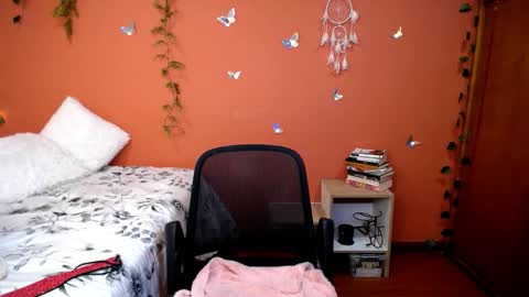 Allie  online show from October 17, 8:22 pm