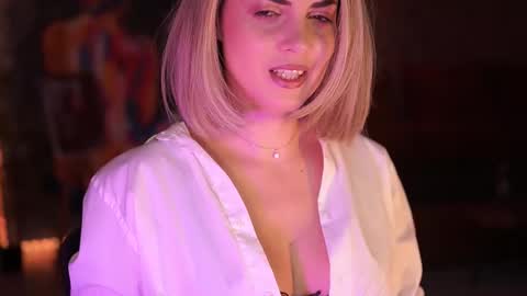 Allie online show from November 20, 6:02 am