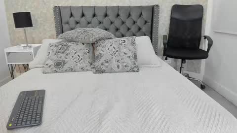 Allison whitee online show from March 27, 4:07 am