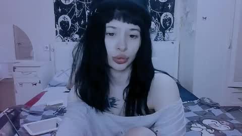 Alis online show from April 28, 7:19 pm