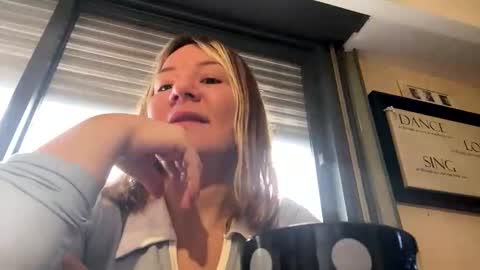 allisonlove2 online show from May 31, 2:57 pm