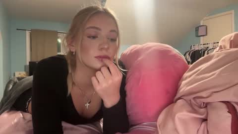 allisontaylorxo online show from February 11, 3:33 am
