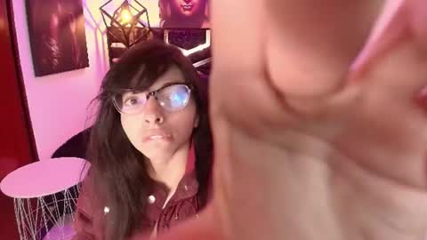 Snapshot of alllyson_ chatting on June 23, 7:45 pm alison online show from June 23, 7:45 pm