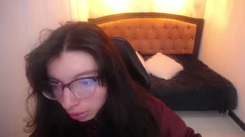 Snapshot of alllyson_ chatting on June 30, 8:10 pm alison online show from June 30, 8:10 pm